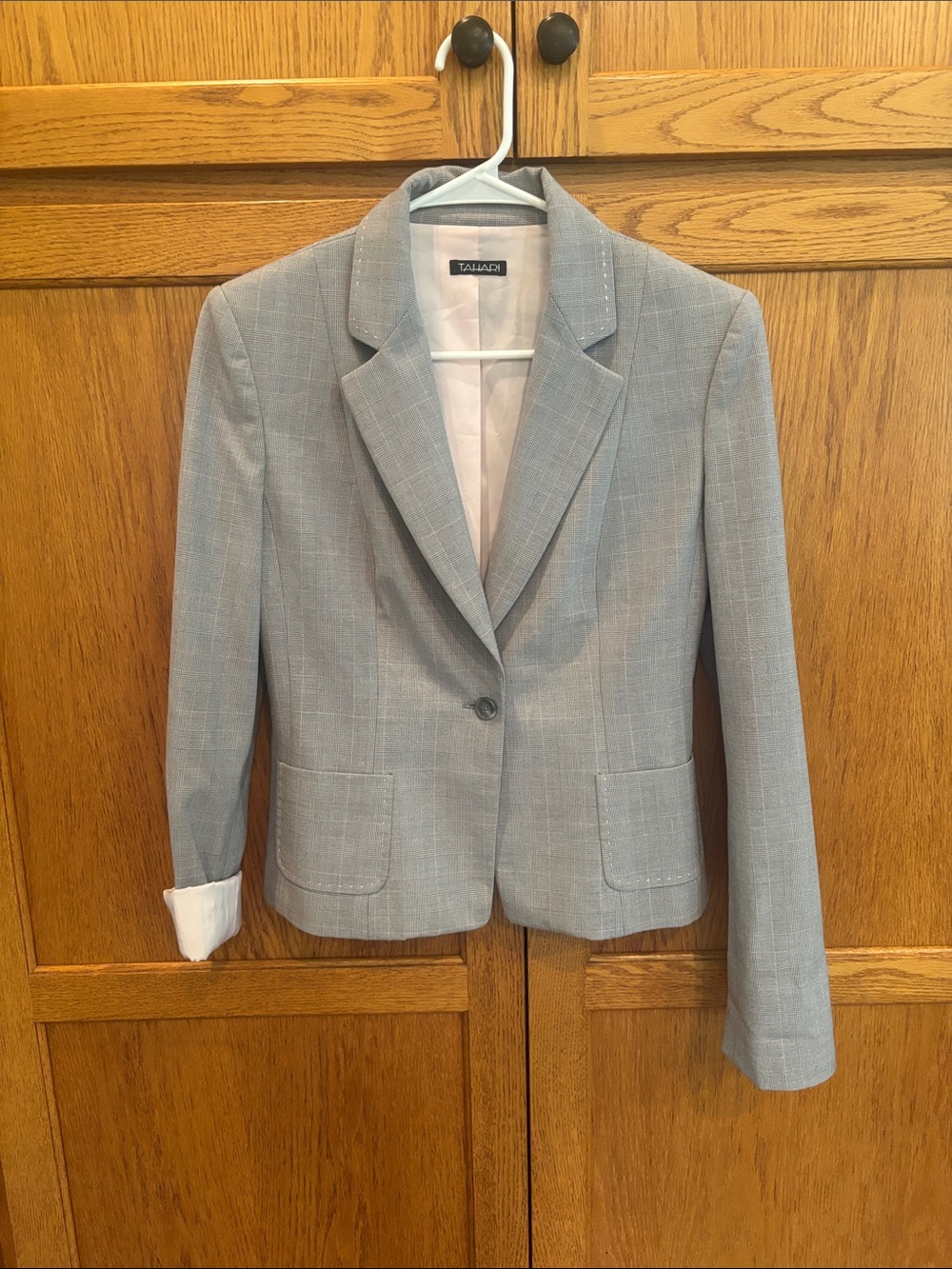 Tahari Light Gray Single-Button Notch-Lapel Blazer